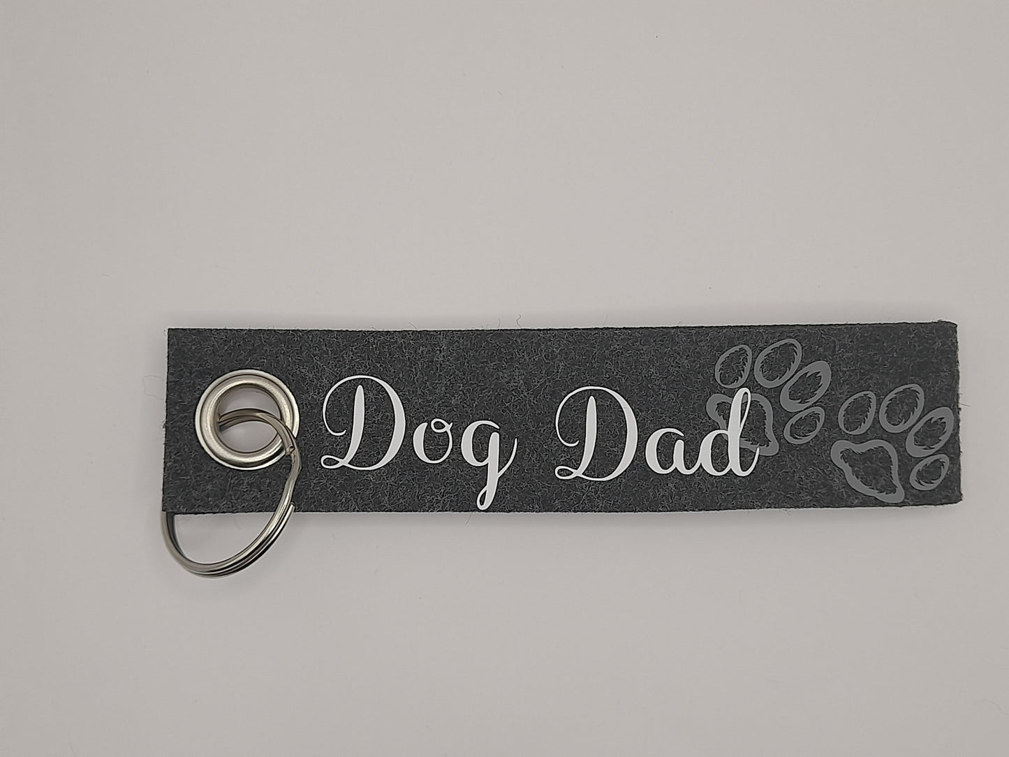Schlüsselanhänger "Dog Dad" dunkel grau