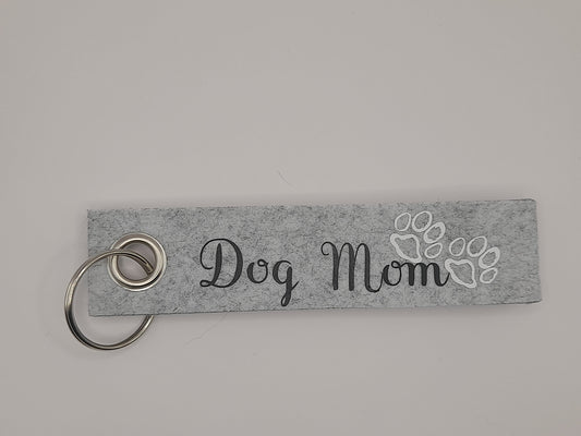Schlüsselanhänger "Dog Mom" hell grau